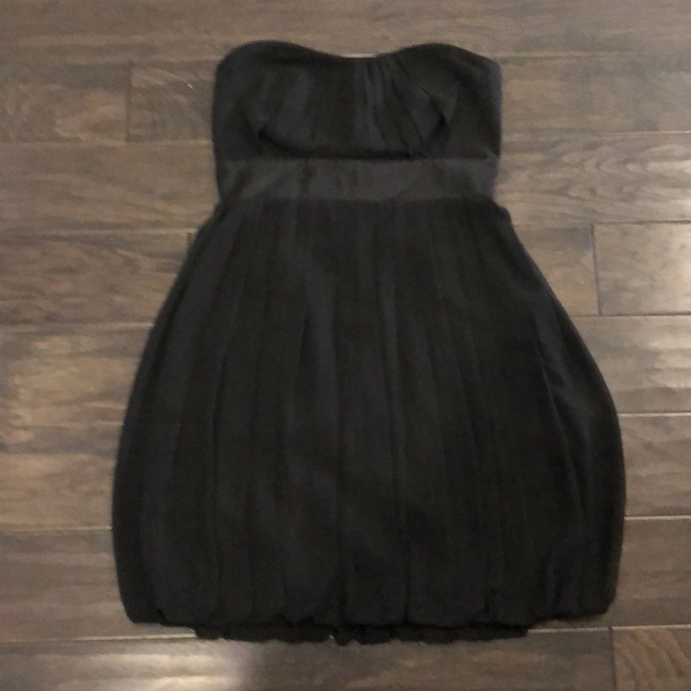 White House Black Market size 6 strapless dress